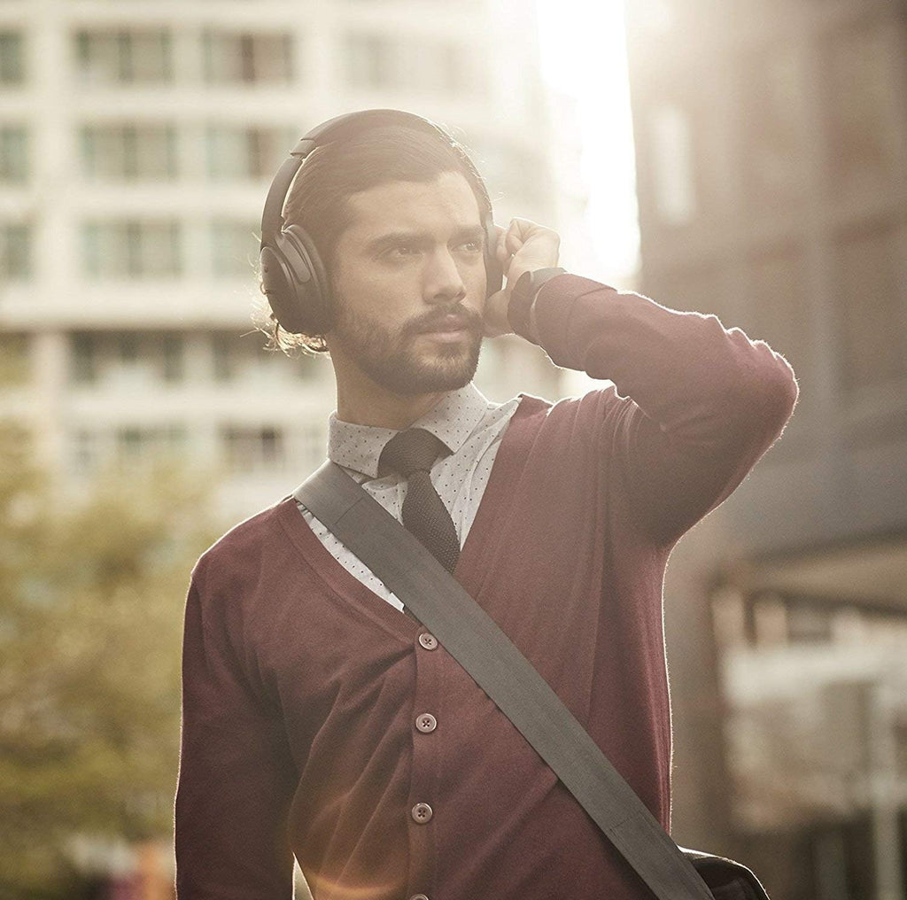 Bose QuietComfort 35 II Wireless Bluetooth Headphones with Alexa - Black (Renewed)