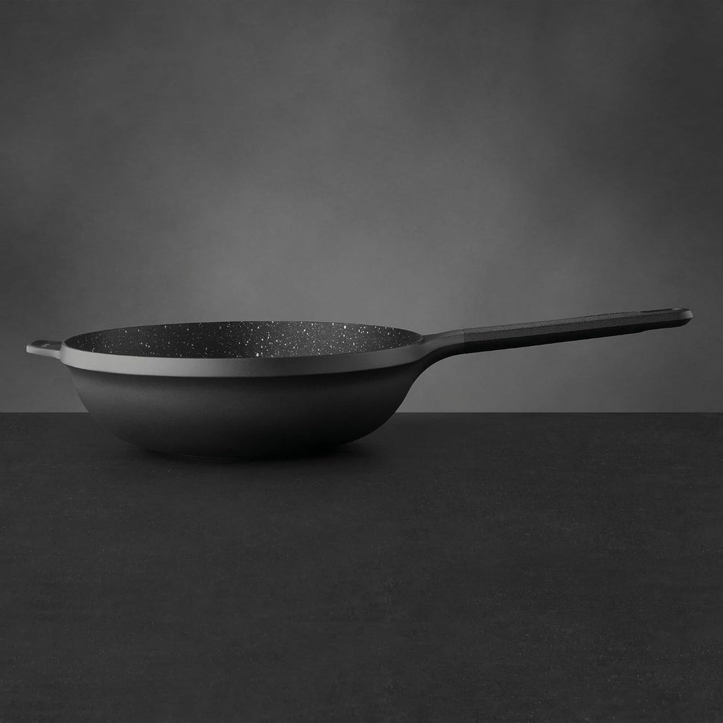 BergHOFF GEM Non-Stick Cast Aluminum Stir-Frying Pan 11' 4.1 qt. Black Stay-Cool Handle, Hanging Loop Ferno-Green, PFOA Free Coating Induction Cooktop Fast Heating