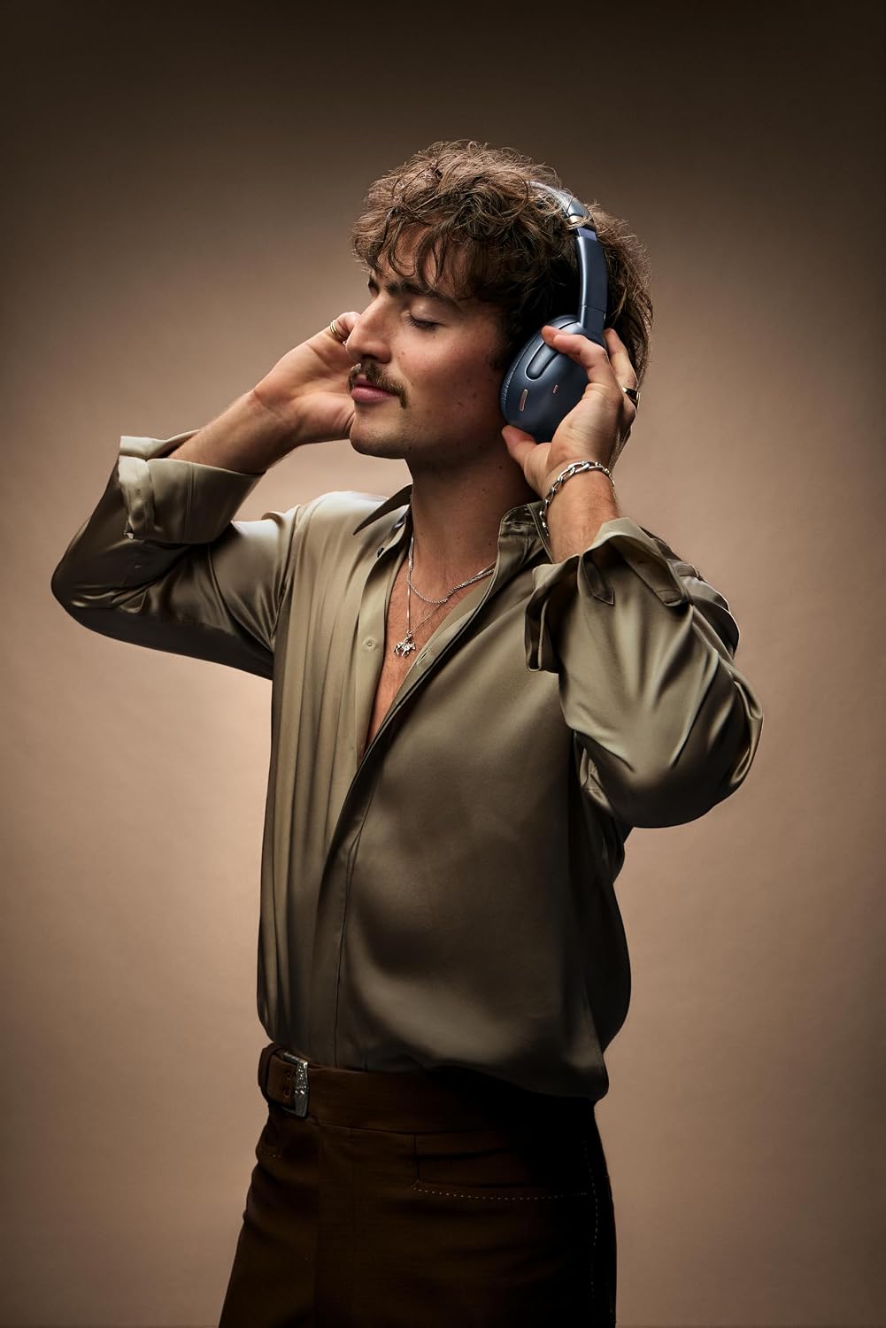 JBL Tour One M3 Smart Tx - Wireless Over-Ear Noise Cancelling Headphones with Smart Transmitter, Hi-Res Audio (3.5mm or USB-C), Spatial 360 Sound with Head Tracking & 70Hrs of Playback (Mocha)