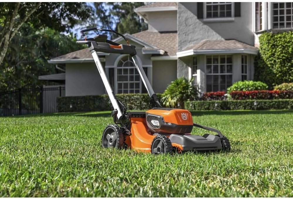 Husqvarna Lawn Xpert LE-322R Battery Powered Self Propelled Lawn Mower with Brushless Motor, Electric Lawn Mower for Small Yards (1/4-1/2 Acre), 40V Lithium-Ion Battery and Charger Included