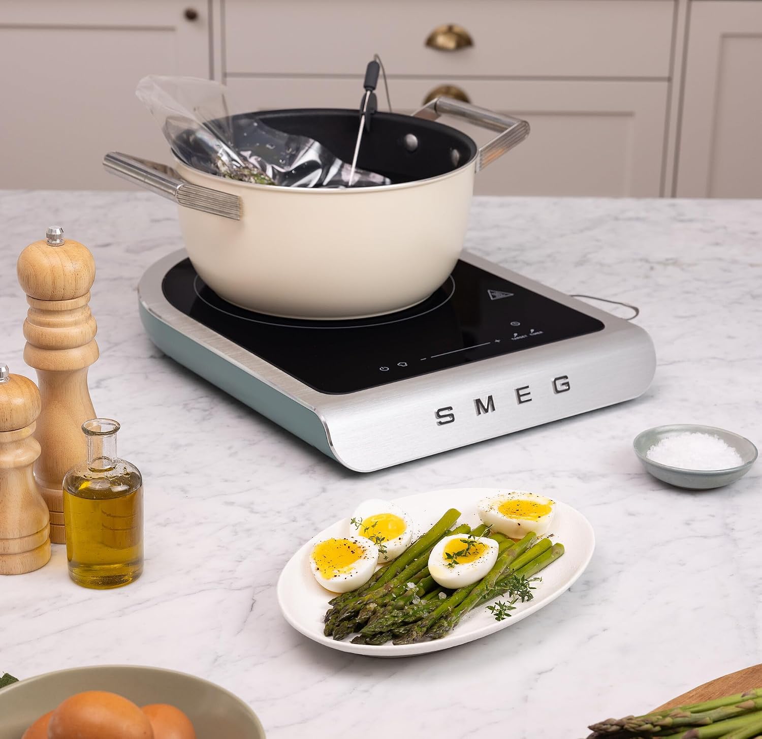 SMEG 1800W Portable Induction Cooker – Collezione Collection | Single-Burner Induction Hob with Probe, 9 Power Levels + Boost, Touch Controls — Travel/RV/Compact Kitchen-Jade
