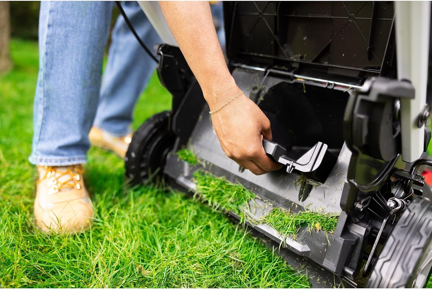 CRAFTSMAN V20 BRUSHLESS RP 21 in Rear Wheel Driver Mower, 2 x 9Ah Batteries and 2 Chargers Included, Up to 70 Min of Runtime, Self-Propelled, LED Headlights, Dual Blades (CMCMWSP320X2)
