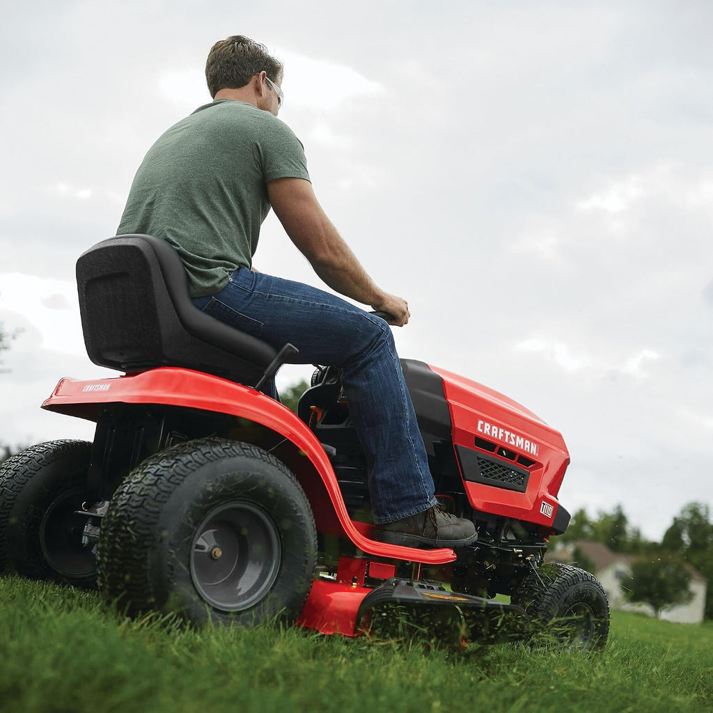 CRAFTSMAN 42' Gas Riding Lawn Mower with 17.5 HP* Briggs and Stratton Single-Cylinder Engine, Gas Lawn Tractor with 7-Speed Transmission, Red/Black (13AN77XSA93)