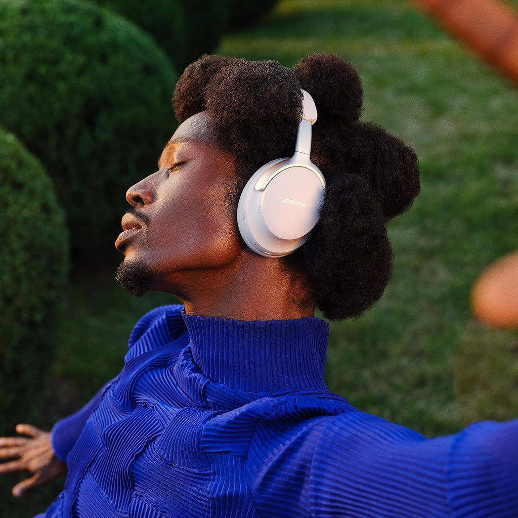 Bose QuietComfort Ultra Wireless Noise Cancelling Headphones with Spatial Audio, Over-The-Ear Headphones with Mic, Up to 24 Hours of Battery Life, White Smoke (Renewed)
