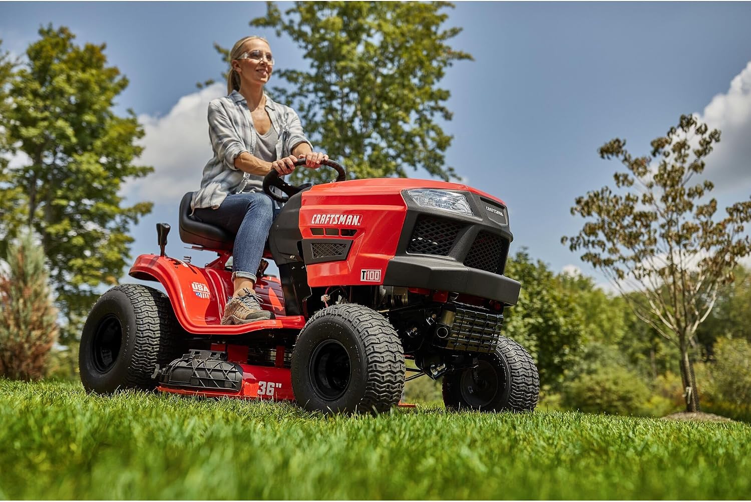 CRAFTSMAN 36' Gas Riding Lawn Mower with 11.5 HP* Briggs and Stratton Single-Cylinder Engine, Gas Lawn Tractor with 7-Speed Transmission, Red/Black (13AC77XYA93)