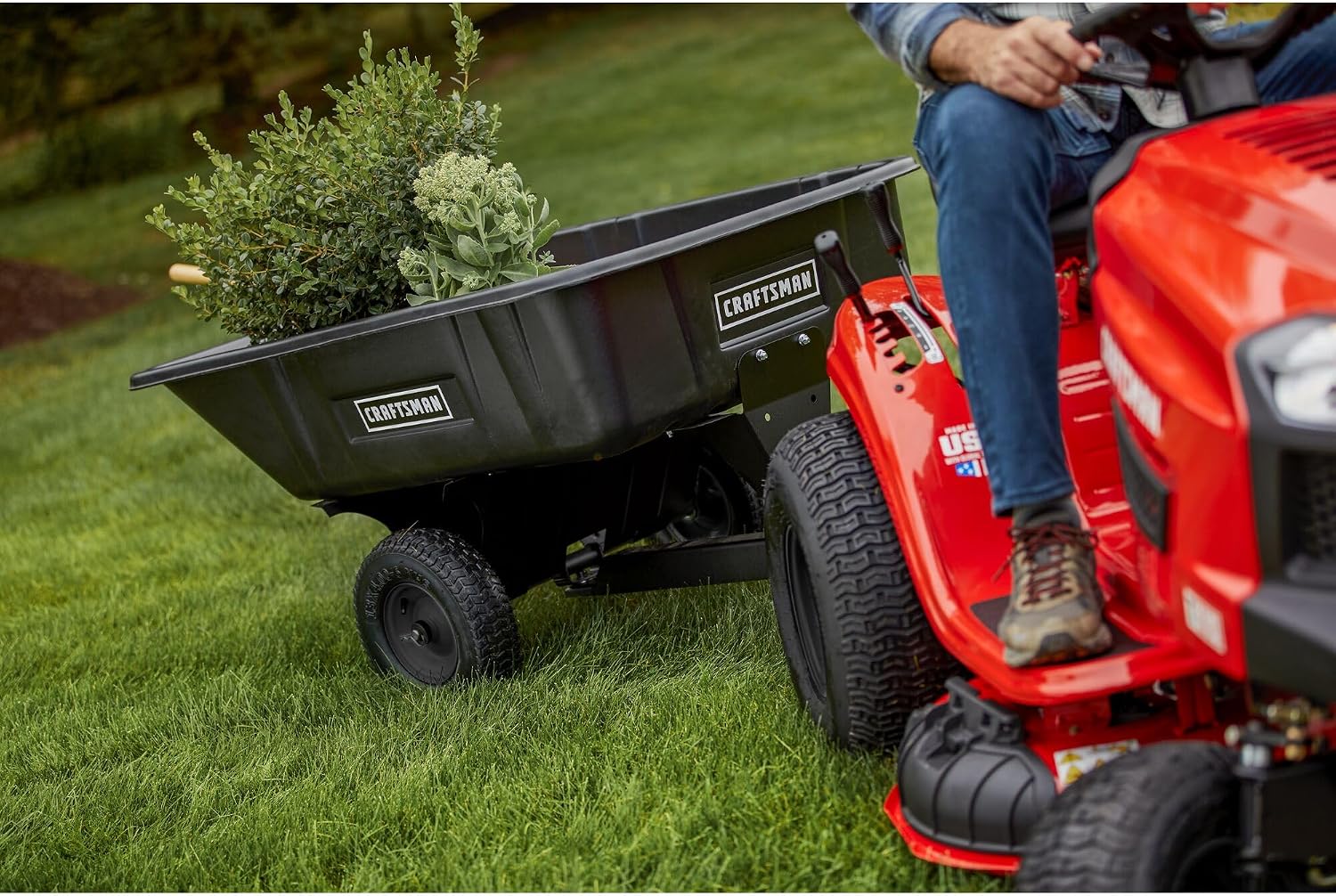 CRAFTSMAN 36' Gas Riding Lawn Mower with 11.5 HP* Briggs and Stratton Single-Cylinder Engine, Gas Lawn Tractor with 7-Speed Transmission, Red/Black (13AC77XYA93)
