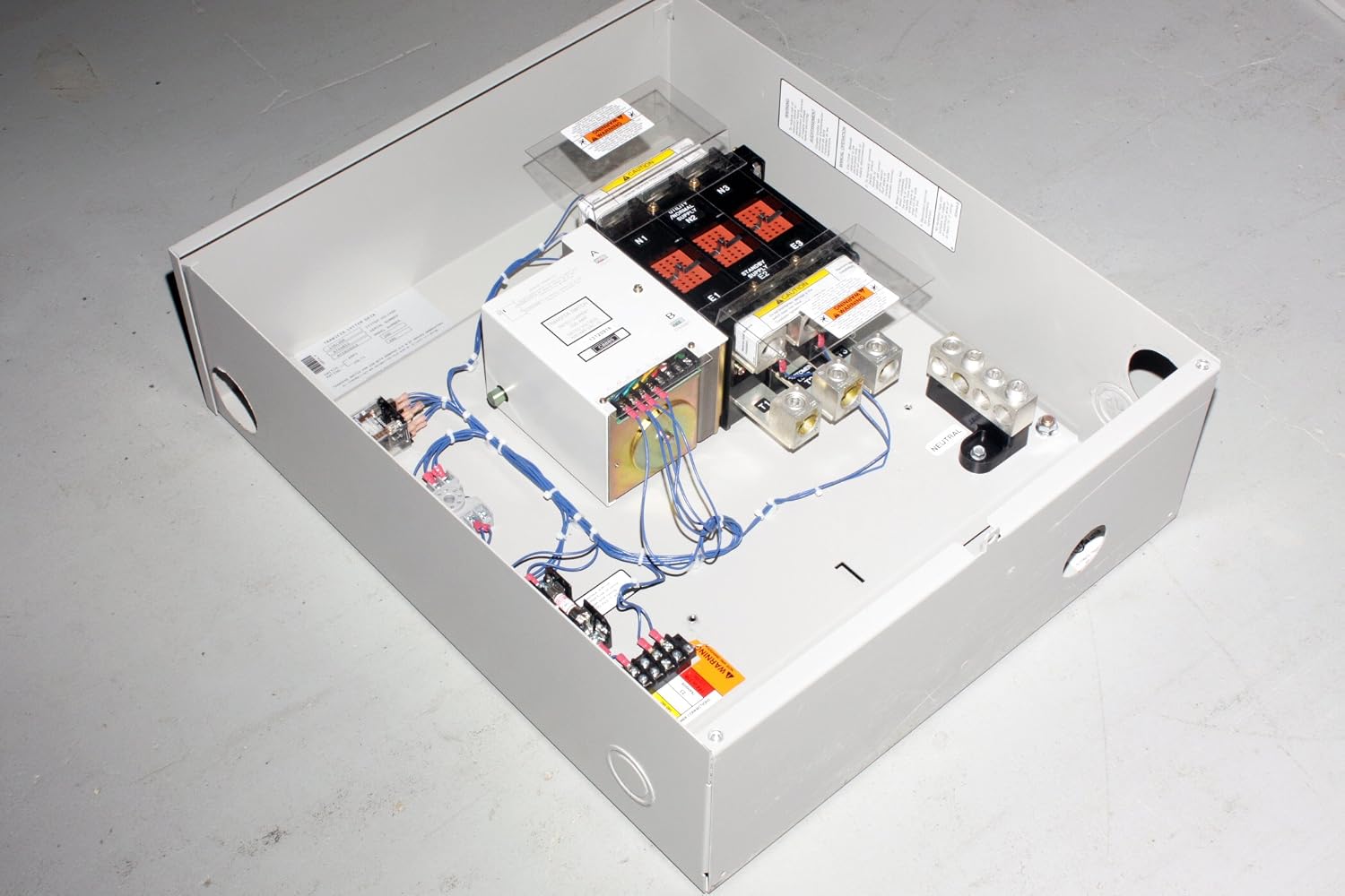 Generac RTSN200G3 Automatic Transfer Switch, 200A, 208V: Reliable Power Transfer for Commercial Applications