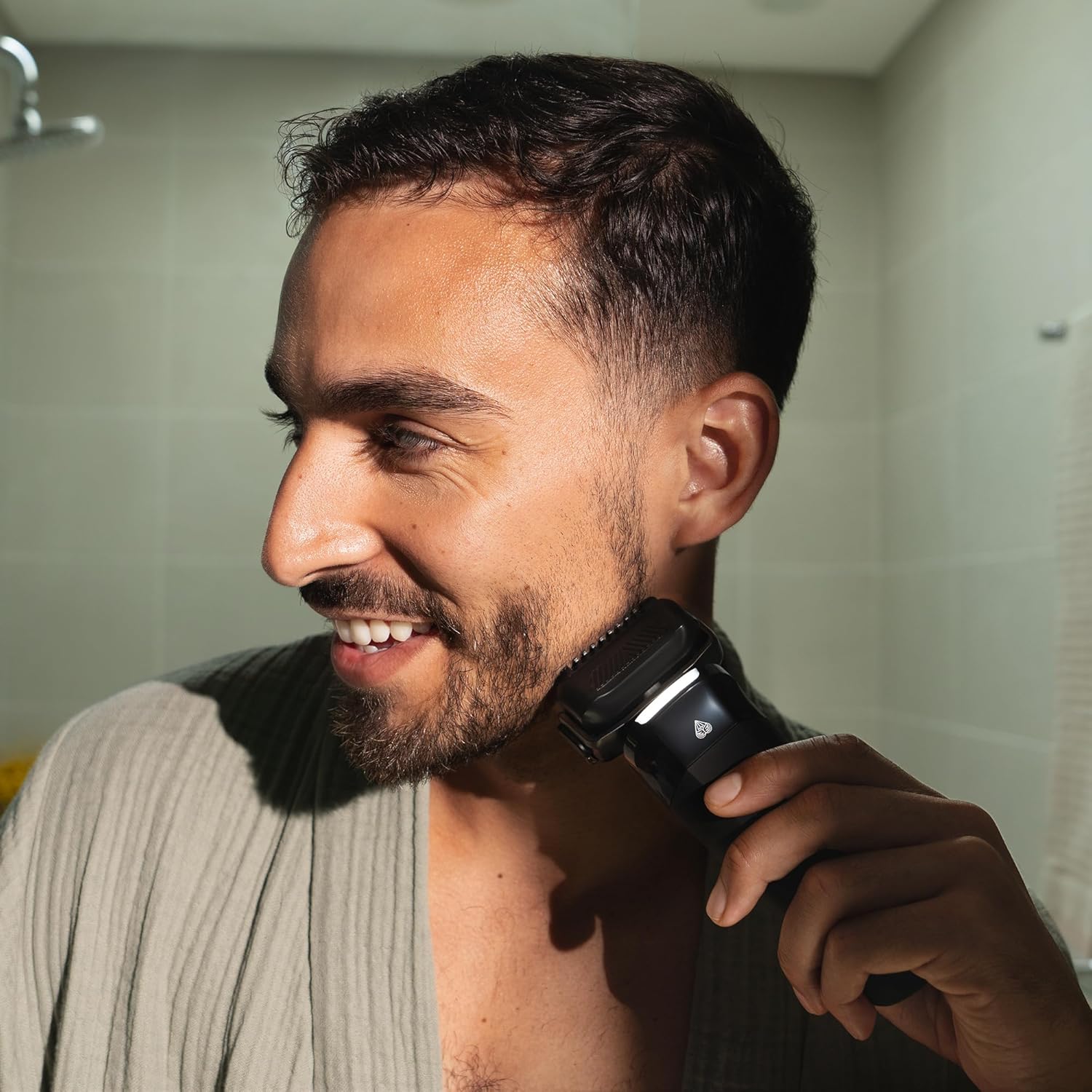 MANSCAPED® The Chairman™ PRO & The Lawn Mower® 5.0 Ultra - Men's Face Shaver with Two SkinSafe® Blades, Four-Blade Foil & Stubble Trimmer & Dual-Head Groin & Body Hair Trimmer with Toiletry Bag