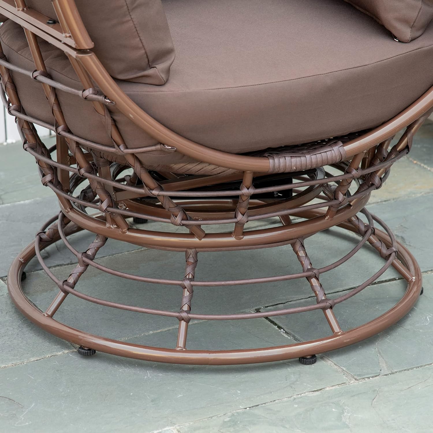 Outsunny Wicker Egg Chair, 360 Rotating Indoor Outdoor Boho Basket Seat with Cushion and Pillows for Backyard, Porch, Patio, Garden, Handwoven All-Weather PE Rattan, Steel Frame, Brown