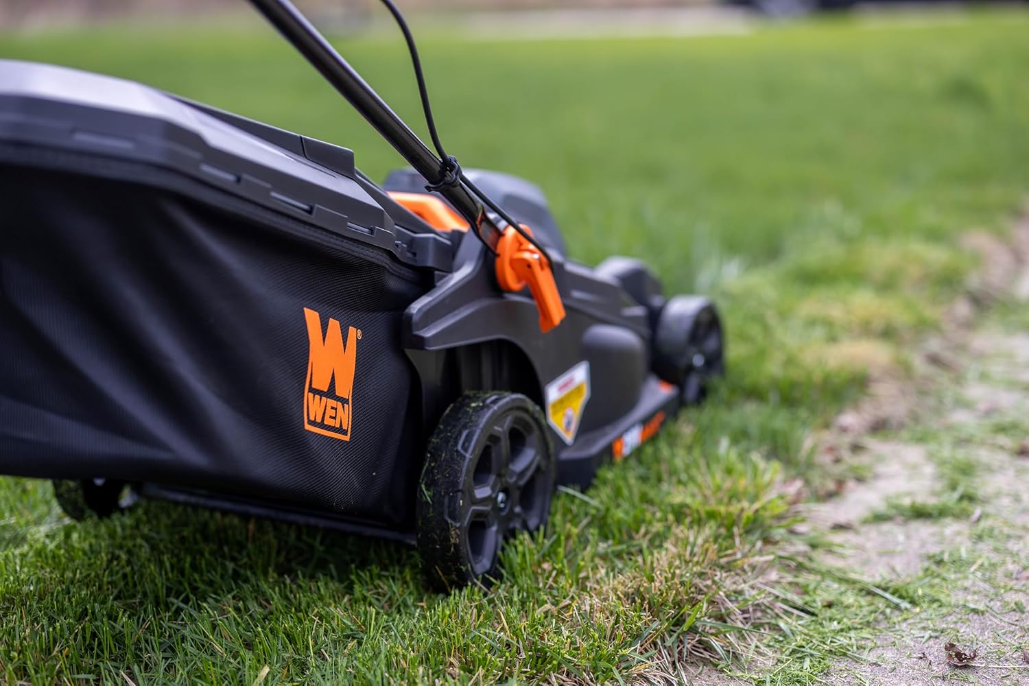 WEN 20V Max 2-in-1 19-Inch Cordless Brushless Lawn Mower and Mulcher with Two 5Ah Batteries and Dual Port Charger (20839)