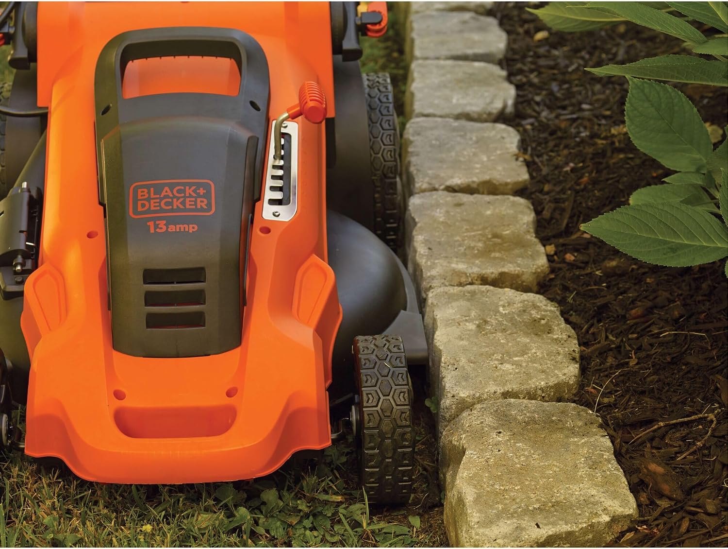 BLACK+DECKER 20-Inch Corded Electric Lawn Mower, Ultra Light Push Mower, 13-Amp High Output Motor, 3 in 1 Cutting Versatility, Tool Free Height Adjustment, 7-setting Cutting Height (MM2000)
