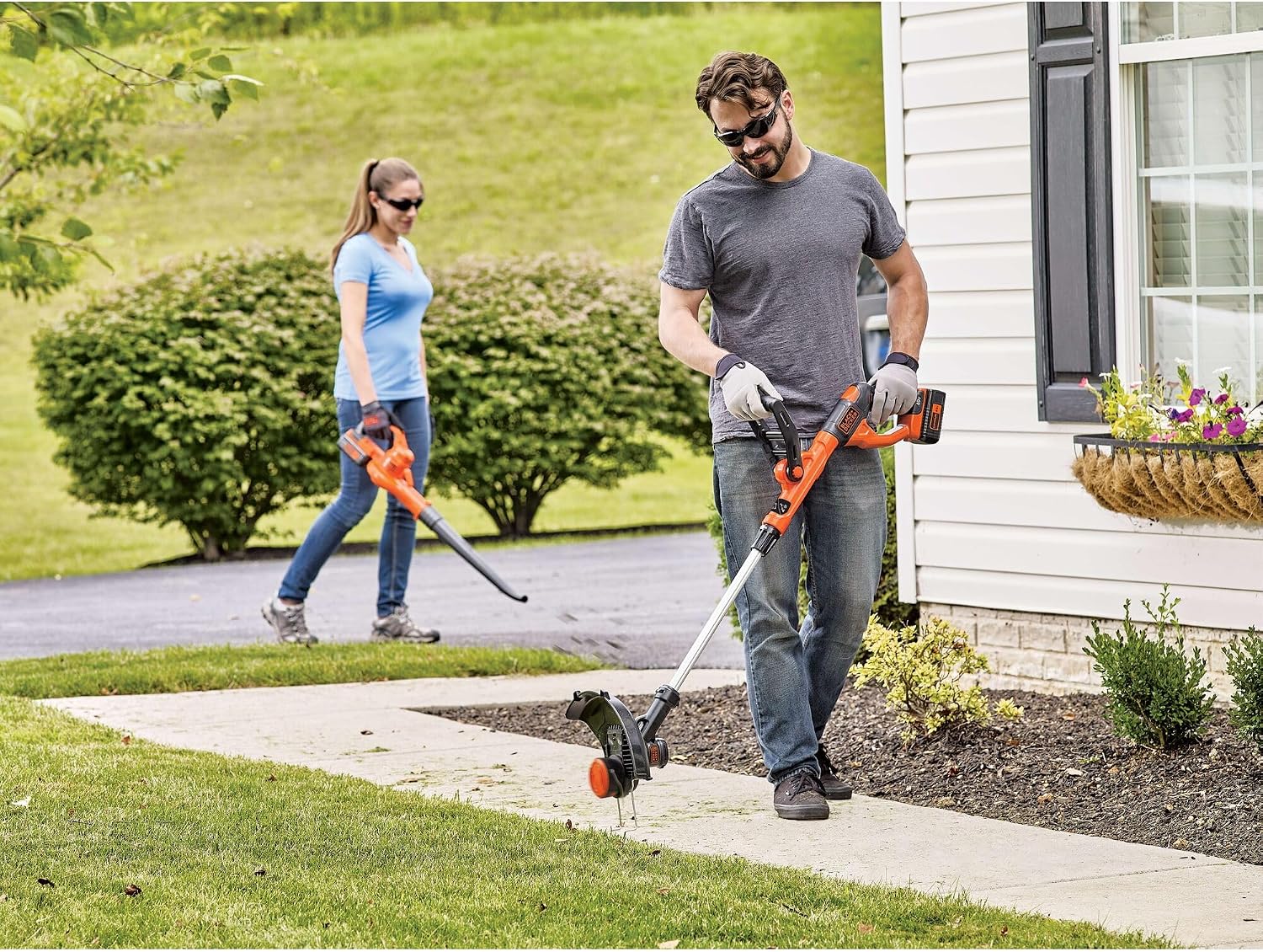 BLACK+DECKER 40V Max Cordless Sweeper & String Trimmer, Battery & Charger Included (LCC340C)