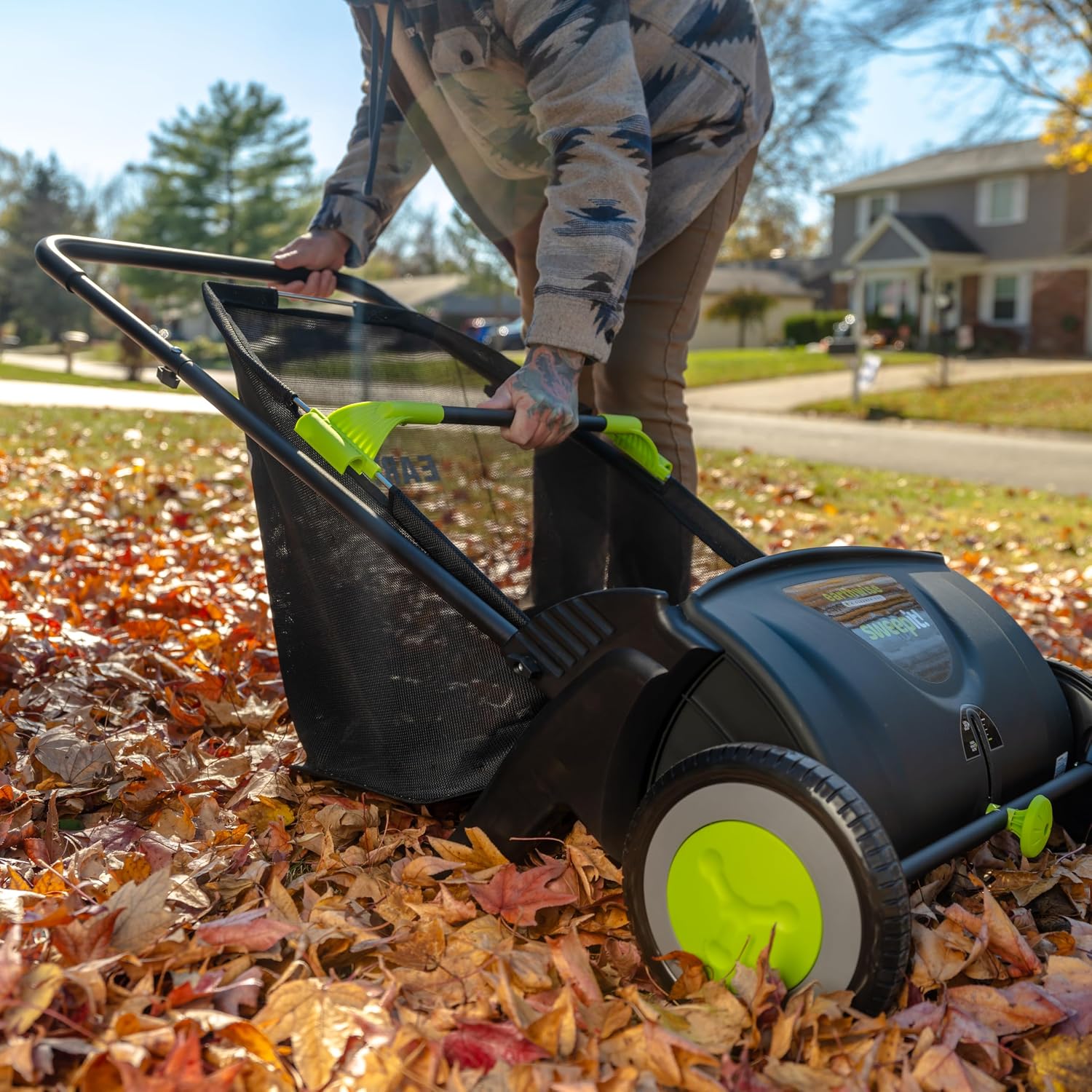 Earthwise LSW70021 21-Inch Width Leaf & Grass Push Lawn Sweeper, Black