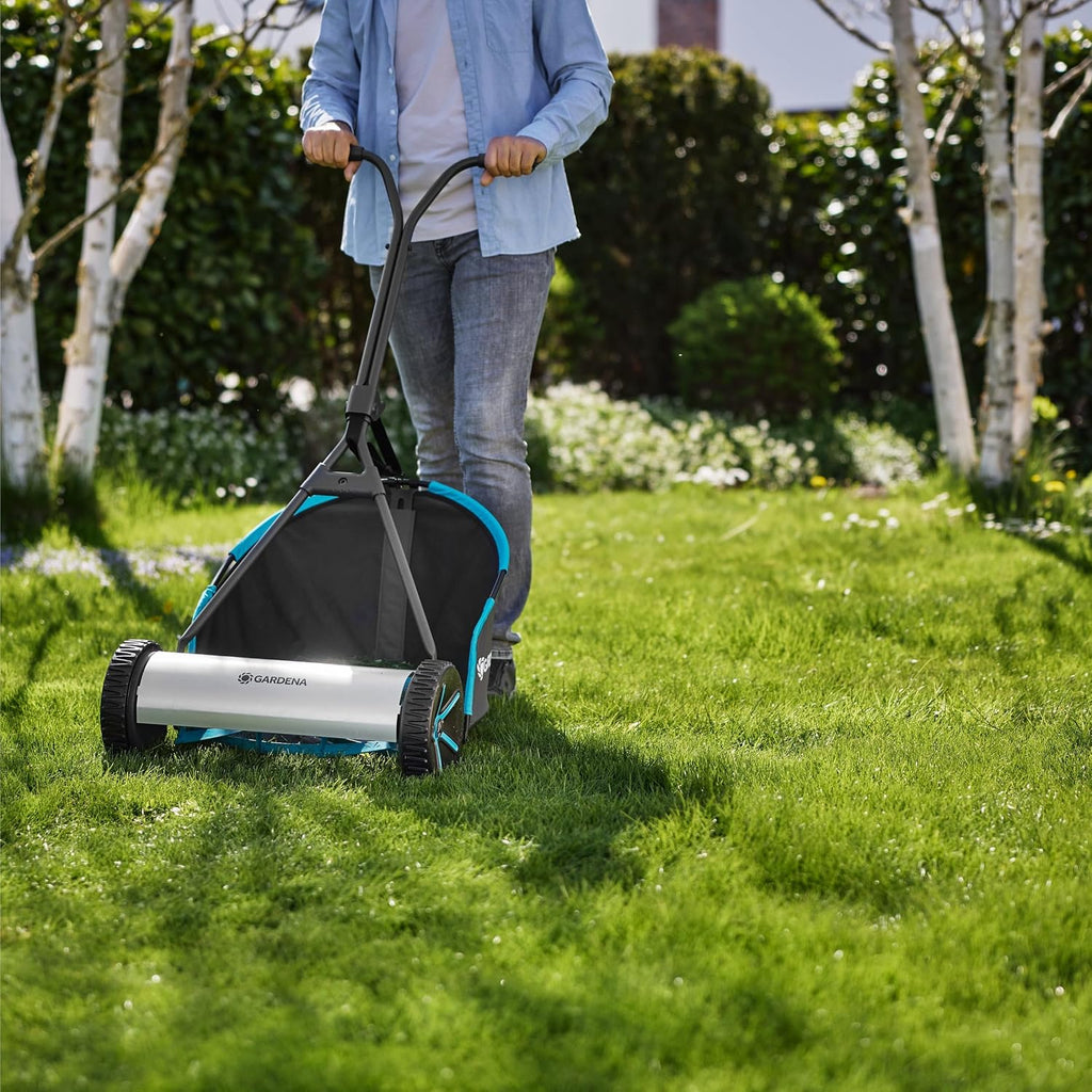 Gardena Manual Push Lawnmower Plus 400 Cylinder Lawnmowers: English Lawn, 40 cm Cutting Width, Cordless, with Grass Box, for lawns up to 250 m² (11765-20)
