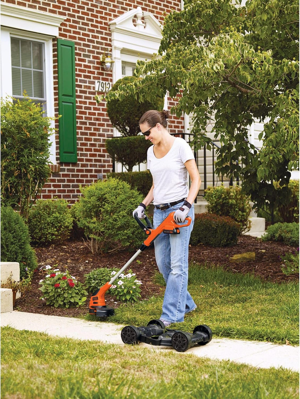 BLACK+DECKER Weed Eater, Lawn Edger and Cordless Lawn Mower 3 in 1 Combo, Includes (2) Batteries, Charger, 12 Inch Battery Powered String Trimmer and Lawnmower, Adjustable Length and Height (MTC220)