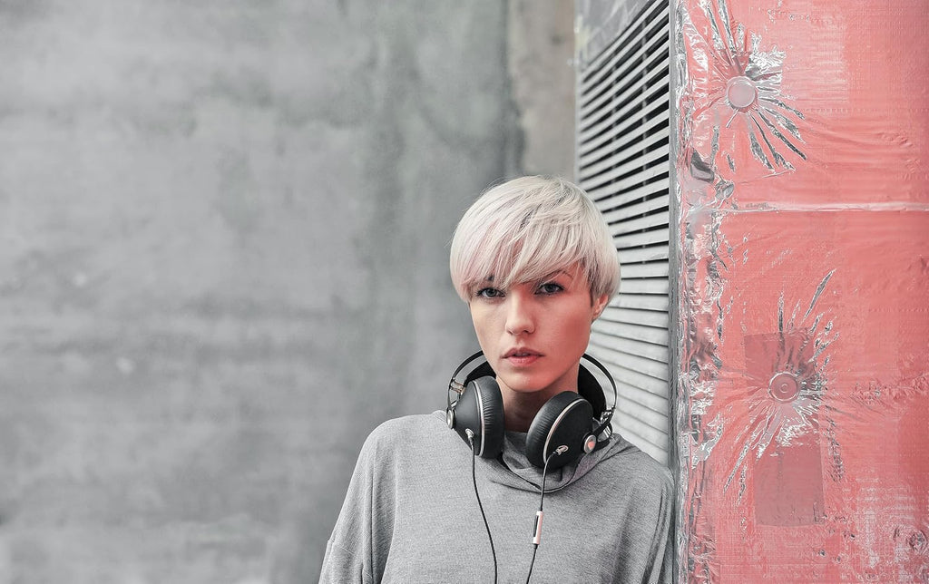 MEZE AUDIO | 99 NEO | Closed-Back Headphones for Audiophiles | Gaming | Podcasts | Home Office | Wired Over-Ear Headphones with Mic and Self Adjustable Headband