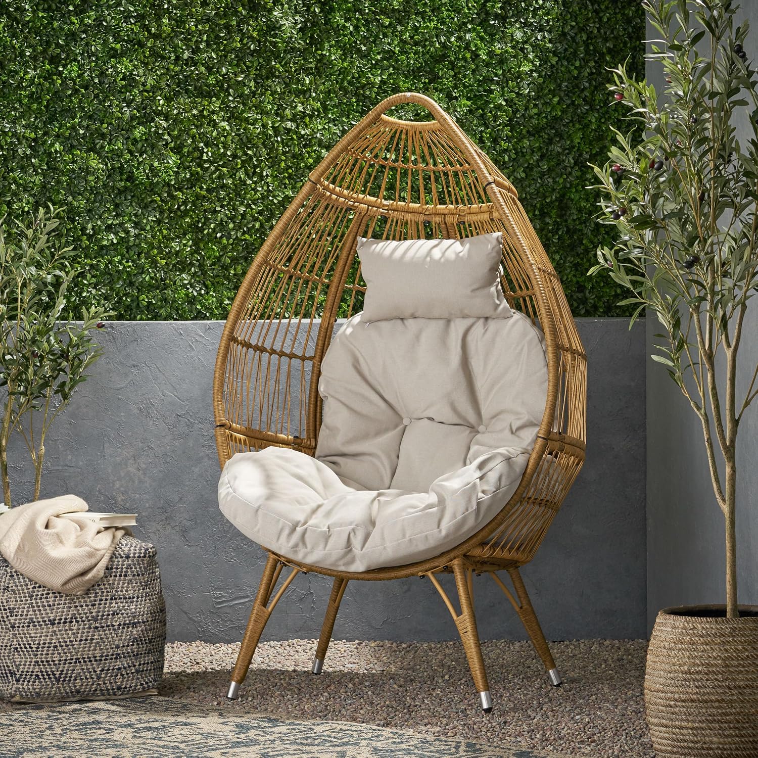 Wicker Egg Chair, Wicker Lounge Chair with Water Resistant Cushion, Indoor Outdoor Lounger for Patio, Backyard, Living Room (Light Brown)
